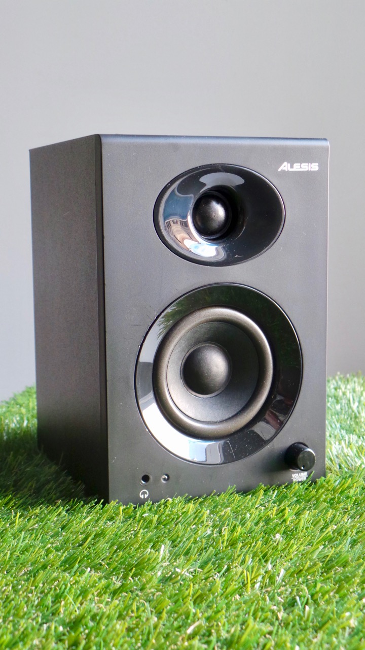 Alesis Elevate 3 MKII : AlesisElevate3mkIIFront