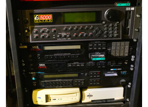 Yamaha TX802 (32945)