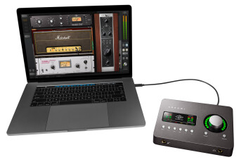 9 Arrow w Mac Laptop 9 Arrow w Mac Laptop