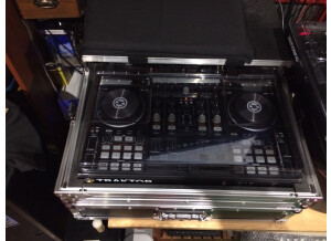 Native Instruments Traktor Kontrol S4 (22661)