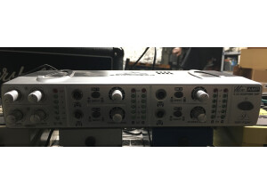 Behringer MINIAMP AMP800 (43410)