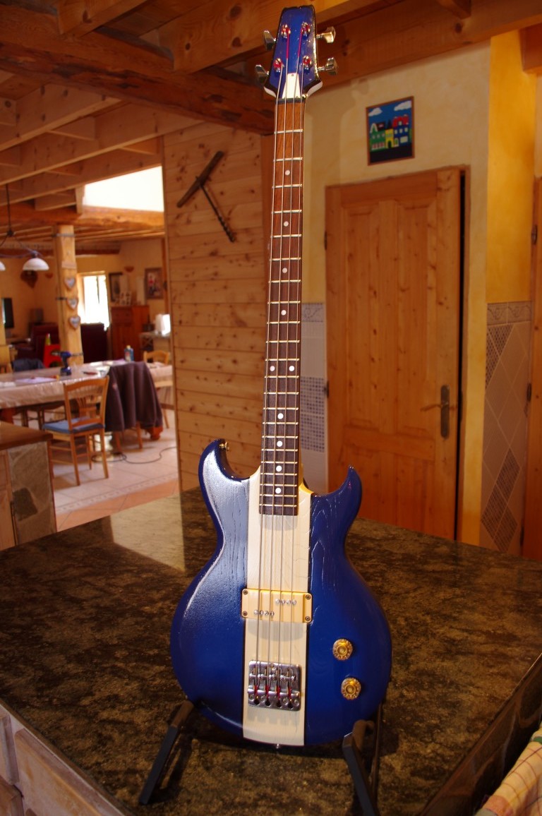 Aria Pro II Cardinal CSB-300