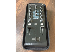 Native Instruments Traktor Kontrol Z1 (67010)
