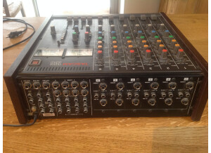 Tascam M-106 (86644)