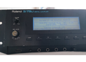 Roland S-750 (68305)