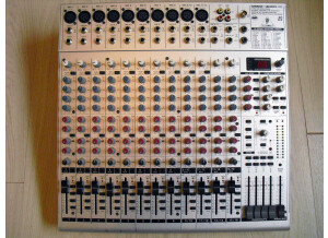 Behringer Eurorack UB2442FX-Pro (80057)