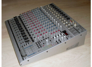 Behringer Eurorack UB2442FX-Pro (46354)