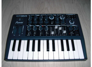 Arturia MicroBrute (83133)