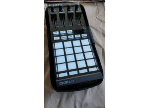 Native Instruments Traktor Kontrol F1 (52759)