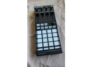 Native Instruments Traktor Kontrol F1 (66800)
