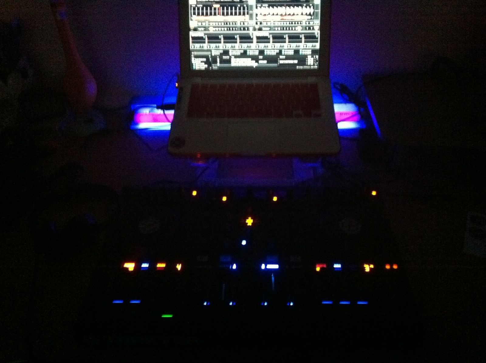 Native Instruments Traktor Kontrol S4