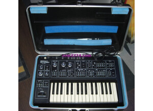 Roland SH-1 (10063)