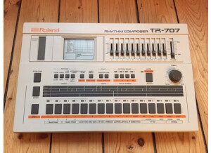 Roland TR-707 (25725)