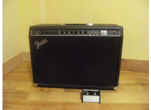 Fender FM 212R (69127)