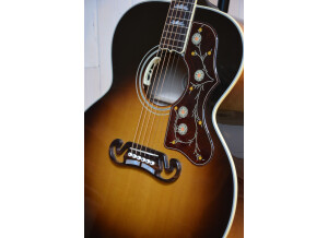 Gibson SJ200 2