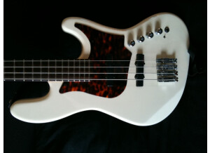 Trace Elliot T Bass (48143)