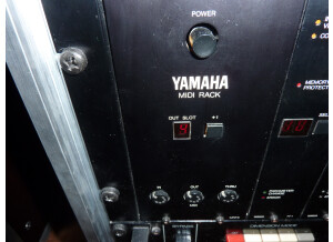 Yamaha TX816 (24927)