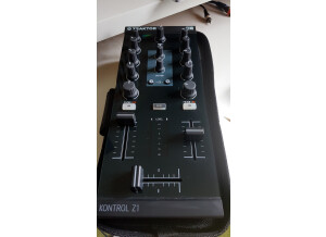 Native Instruments Traktor Kontrol Z1 (52815)