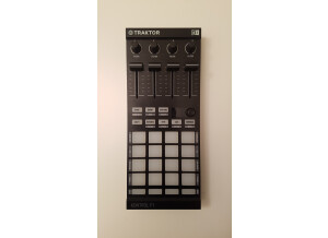 Native Instruments Traktor Kontrol F1 (72622)