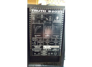 Behringer Truth B2031A (90560)