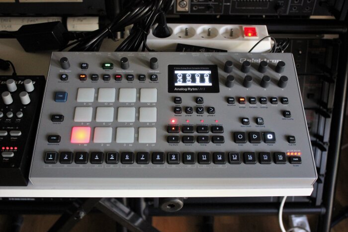Analog Rytm MKII 2tof 03.JPG Analog Rytm MKII 2tof 03.JPG