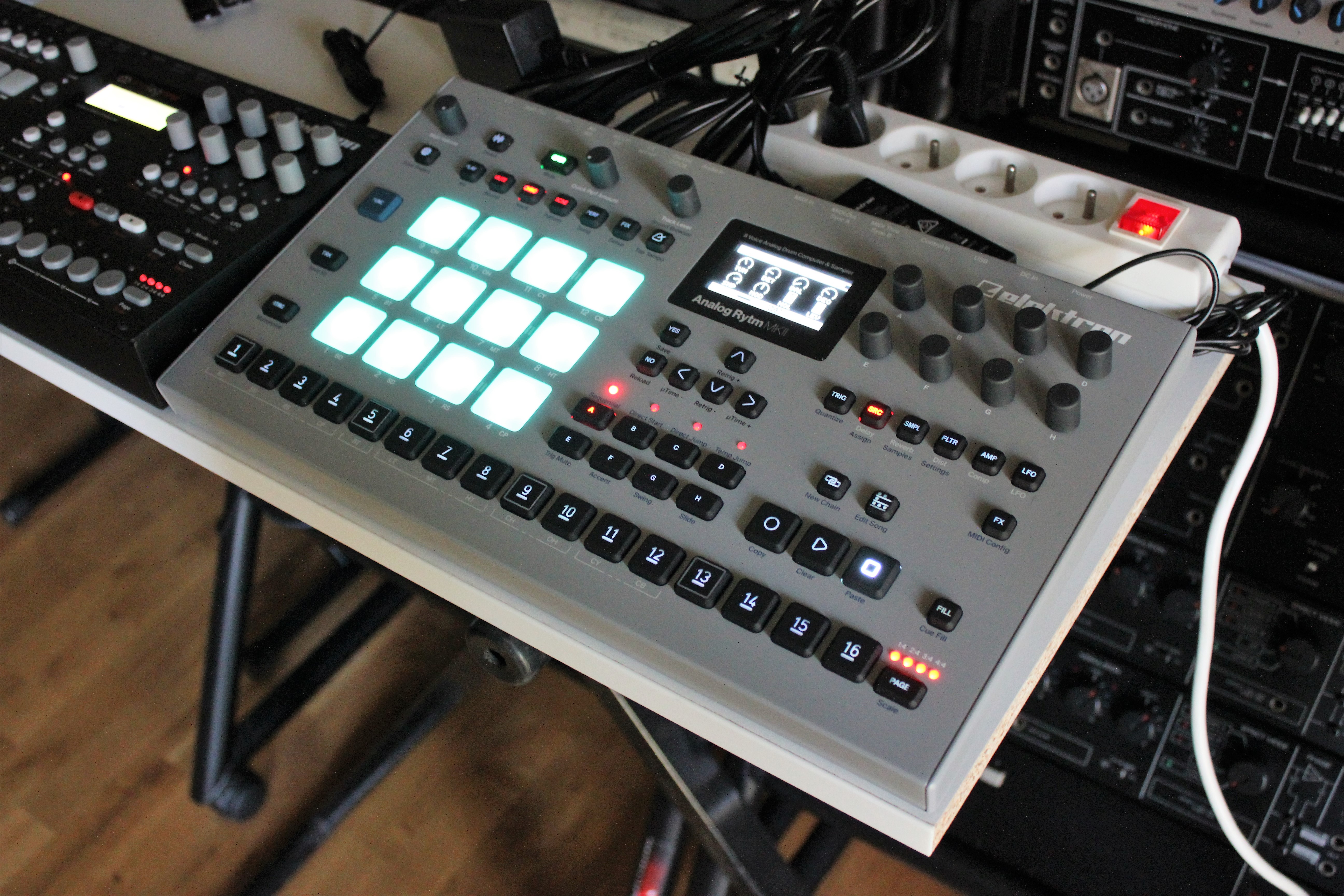 Analog Rytm MKII 2tof 05.JPG