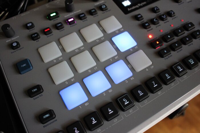 Analog Rytm MKII 2tof 07.JPG Analog Rytm MKII 2tof 07.JPG