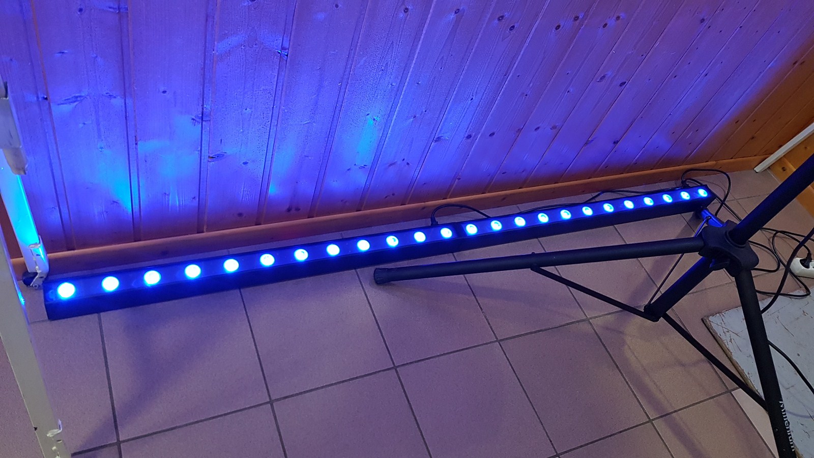 ADJ (American DJ) UB12H