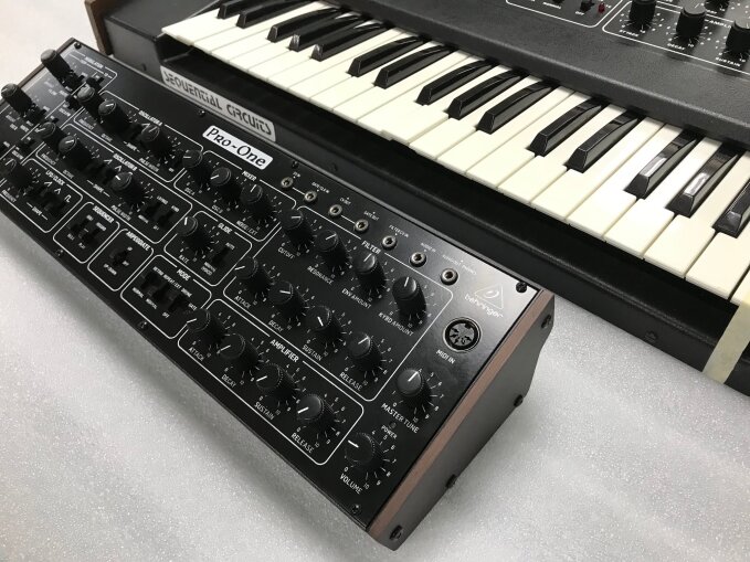 Behringer Pro One 2 Behringer Pro One 2