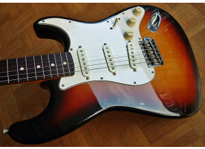 Fender ST62-xx (25373)