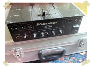 Pioneer DJM-909 (28239)