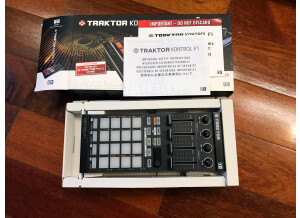 Native Instruments Traktor Kontrol F1 (39063)