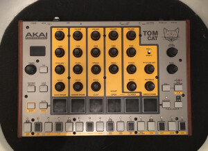 Akai Tom Cat (63485)