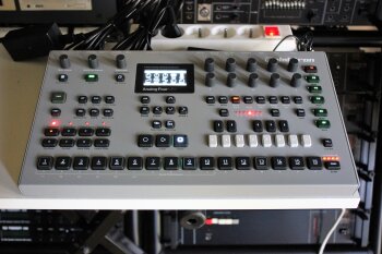 Analog4 MKII 2tof 02.JPG Analog4 MKII 2tof 02.JPG