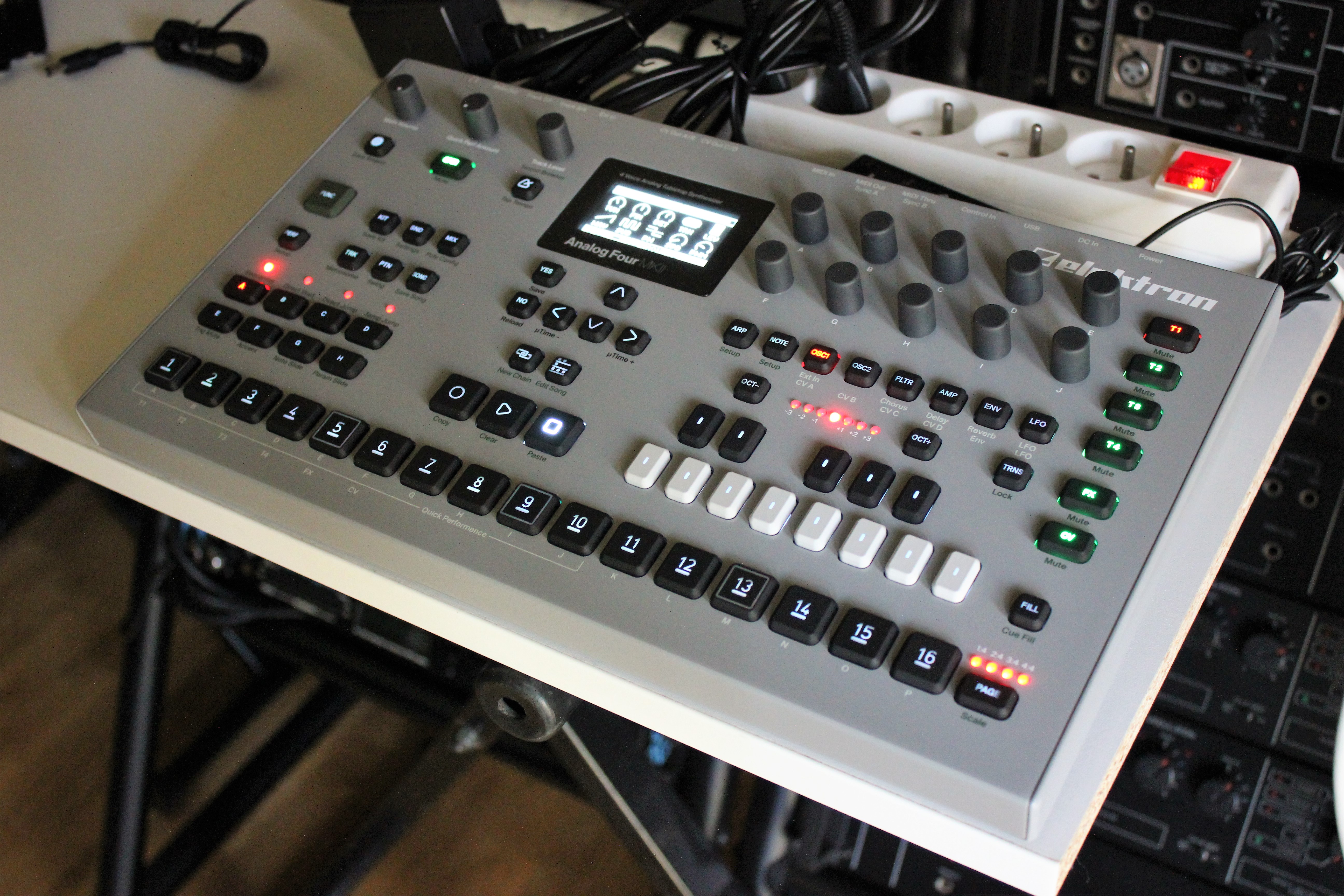 Analog4 MKII 2tof 03.JPG