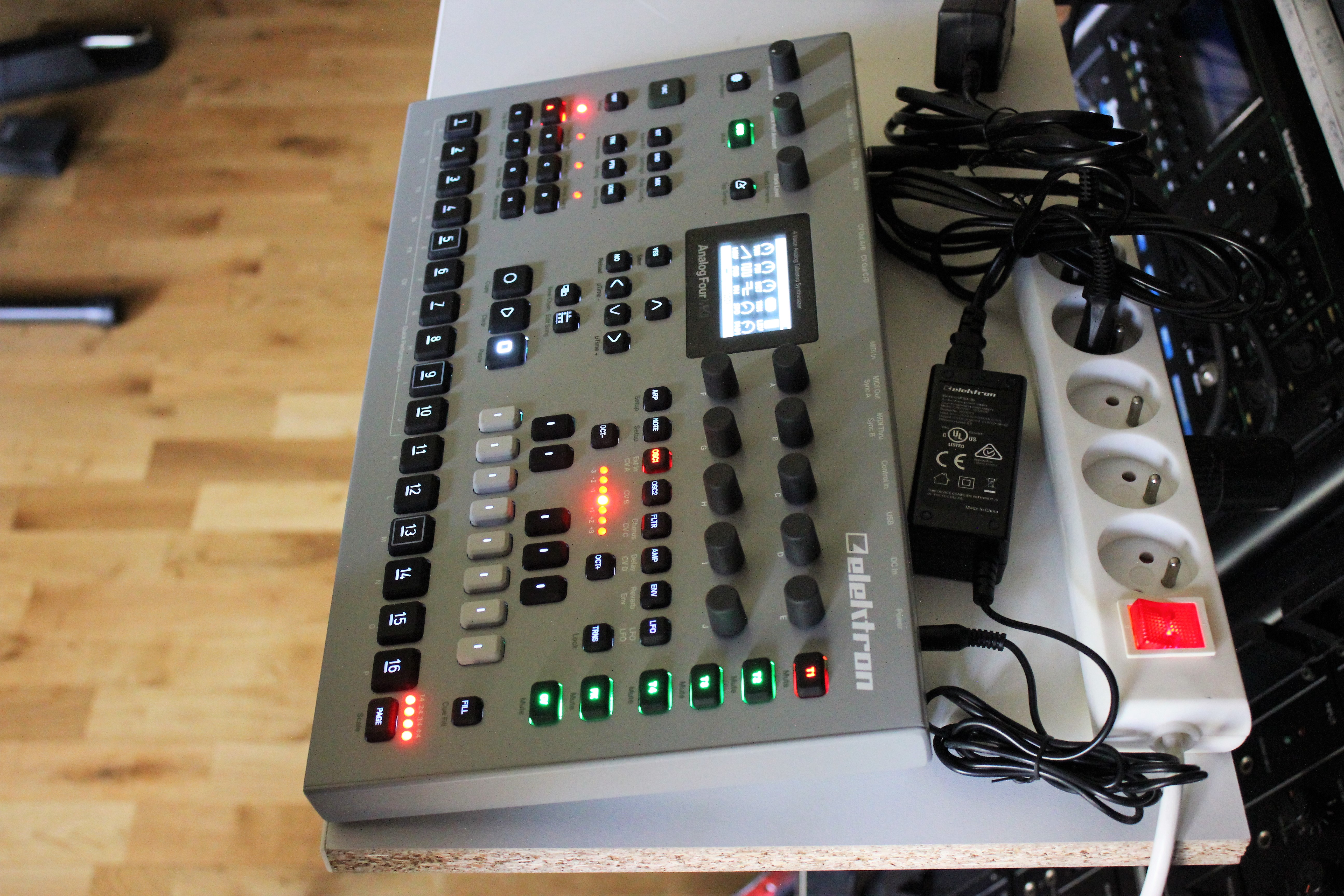 Analog4 MKII 2tof 04.JPG