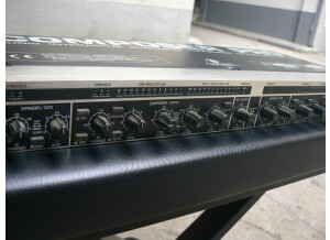 behringerMDX 2200 3 2.JPG