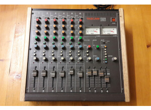 Tascam M-106 (51587)