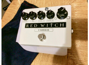 Red Witch Famulus (42692)