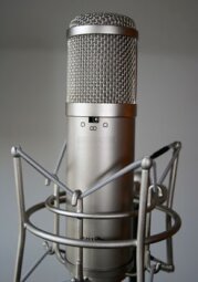 Neumann U 87 : micro Neumann U 87 : micro