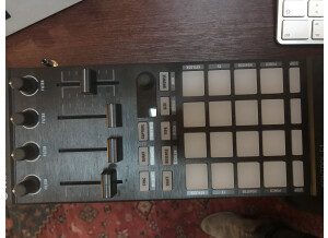 Native Instruments Traktor Kontrol F1 (52487)