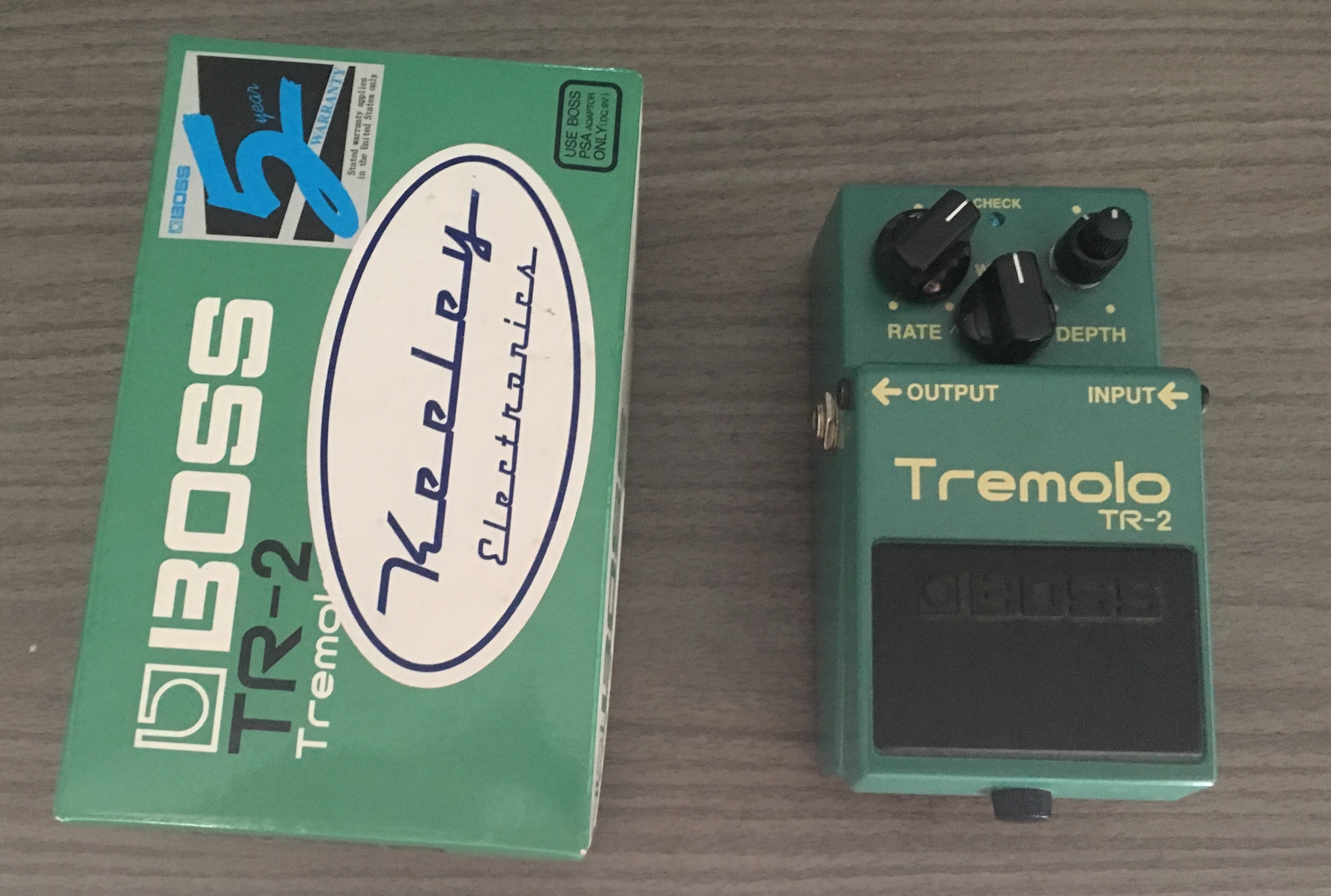 Pictures and images Boss TR-2 Tremolo - Modded by Keeley