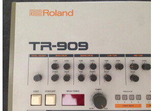 Roland TR-909 (26246)