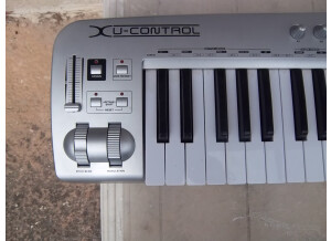 Behringer U-Control UMX61 (64045)