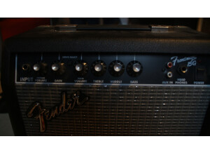 Fender FM 15G (67281)