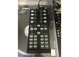 Native Instruments Traktor Kontrol X1 (53617)