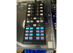 Native Instruments Traktor Kontrol X1 (22185)