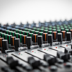 RCF E24 : 013 E24 closeup3 gallery RCF E24 : 013 E24 closeup3 gallery