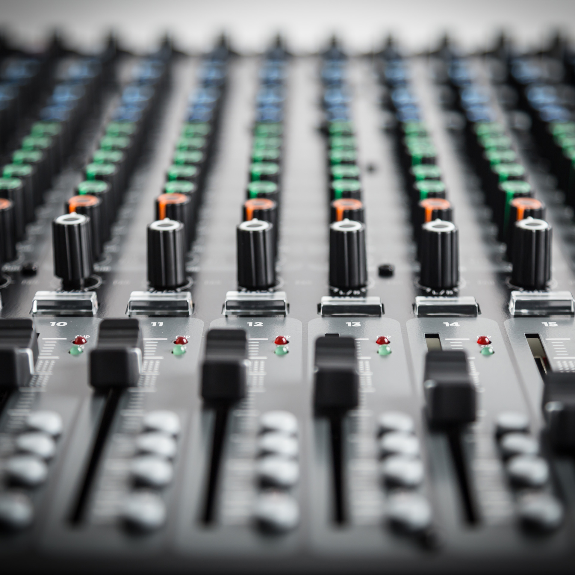 RCF E24 : 011 E24 closeup2 gallery