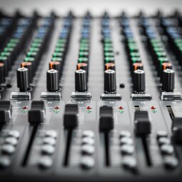 RCF E24 : 011 E24 closeup2 gallery RCF E24 : 011 E24 closeup2 gallery